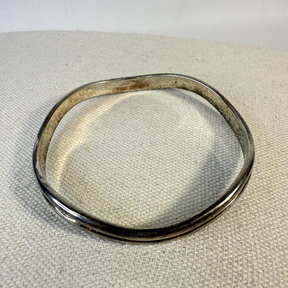 Vintage Monet Wavy Bangle Bracelet Silver-Tone Classic - Picture 2 of 7